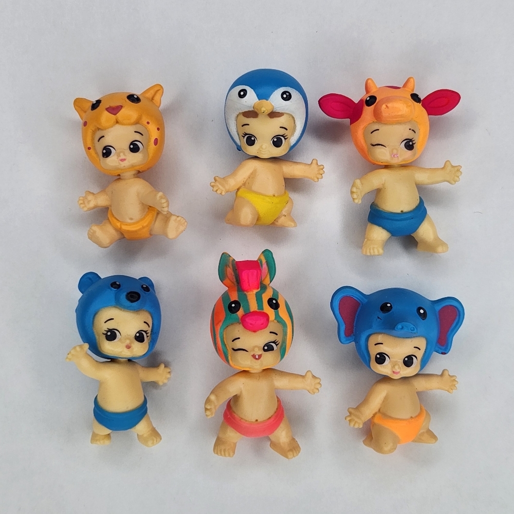 Set of 6 Twozies Miniature Baby Figures